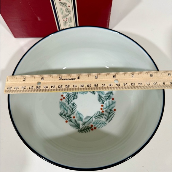 Dansk Holiday Bowl with Festive Leaf Design - Picture 6 of 6